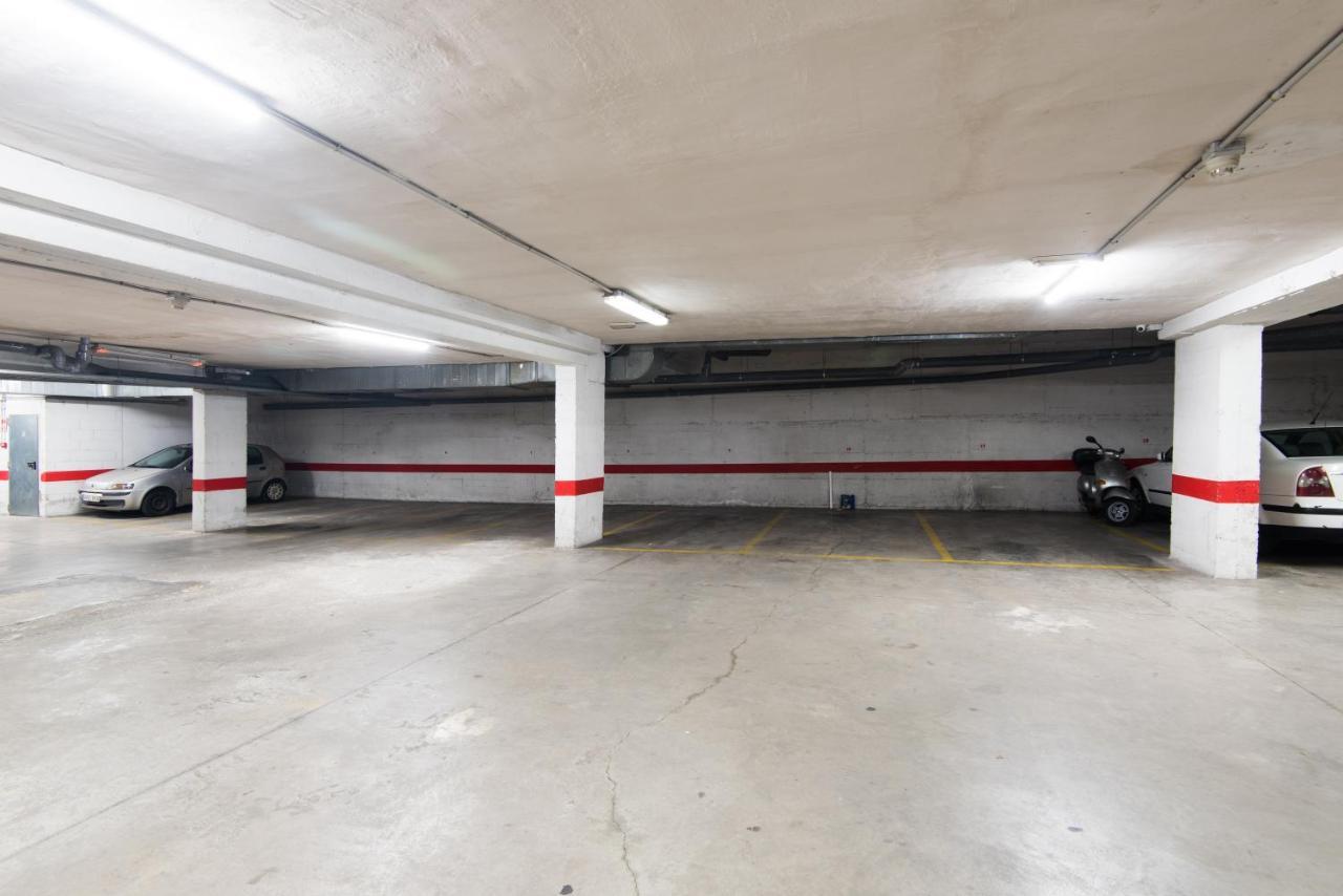 Center Apartment 2Bed 2B Aircon Wif And Parking Free Malaga Luaran gambar