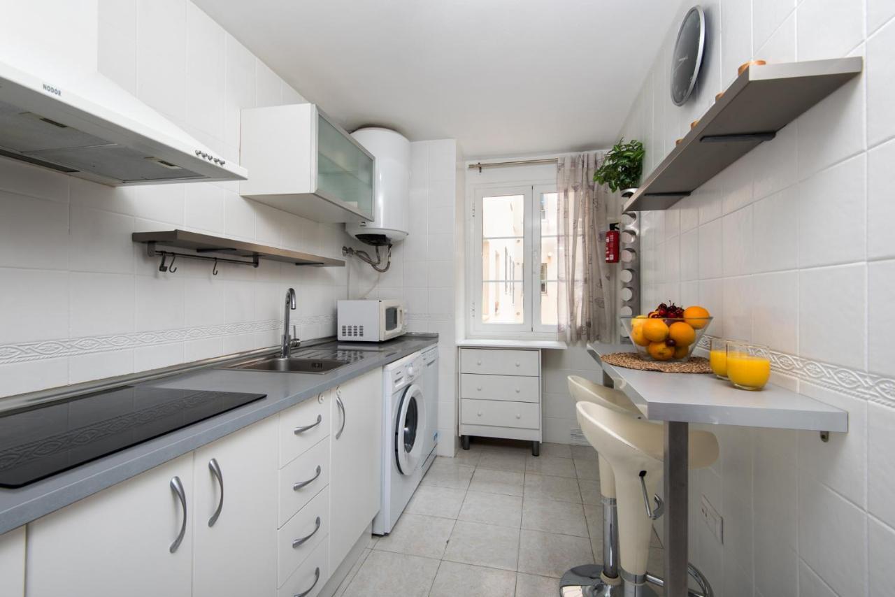 Center Apartment 2Bed 2B Aircon Wif And Parking Free Malaga Luaran gambar